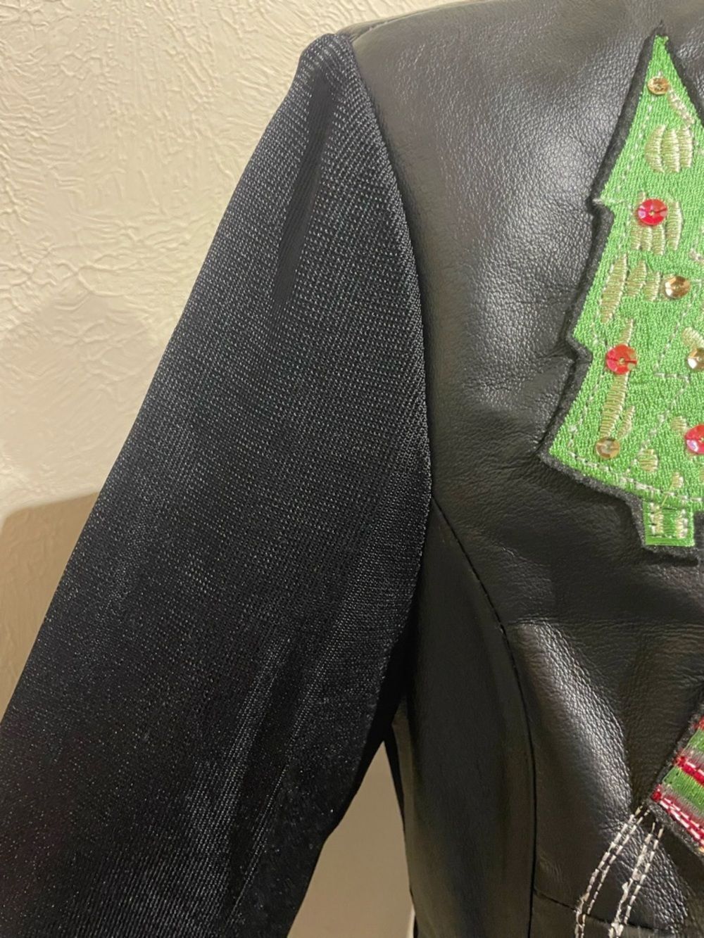 Peter Nygård NWT Women’s Size M 2011 Limited Edition Christmas Leather Jacket PM - Picture 7 of 14